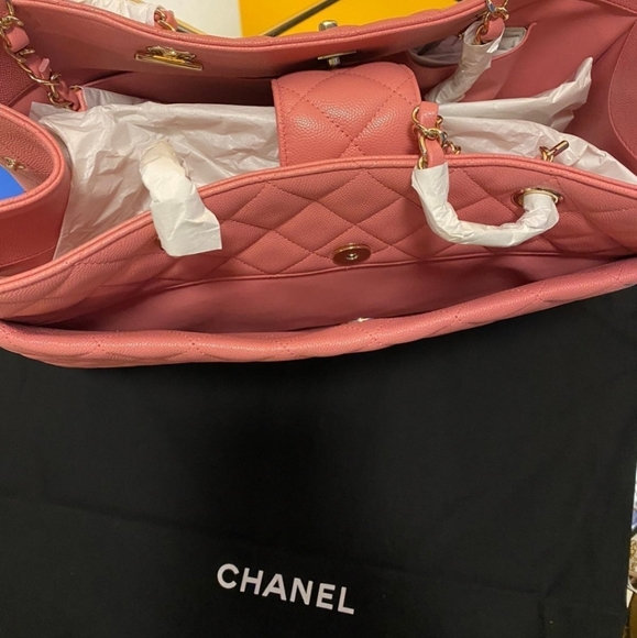 NEW- CHANEL Caviar Leather Large Tote Bag - Picture 12 of 16
